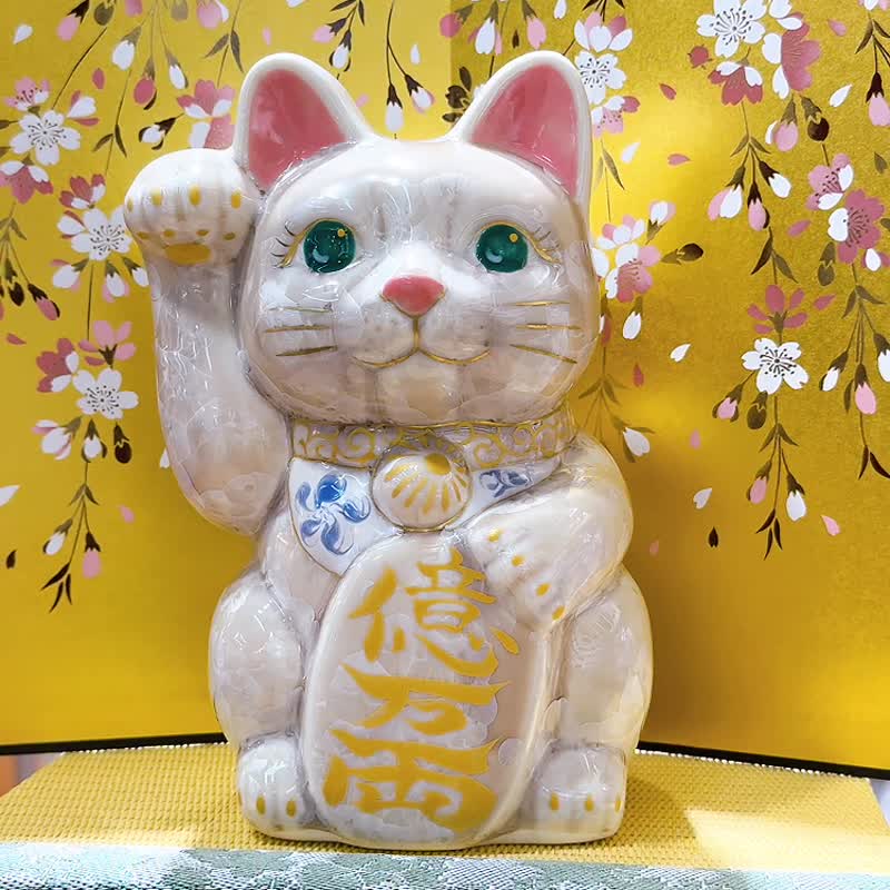 【瑞杏耀両】日本清水燒招財貓 | 花結晶杏 - 億万両 特大 右 - 擺飾/家飾品 - 瓷 粉紅色