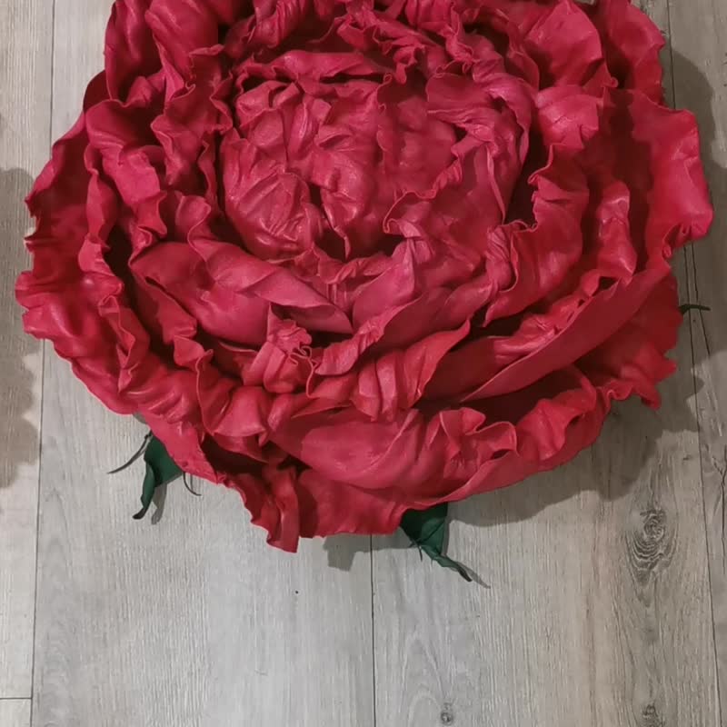 Giant Red Roses. Oversized Artificial Flowers. Wedding Arch. Party Roses Decor - ตกแต่งผนัง - วัสดุอื่นๆ 