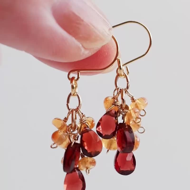 Garnet Spessartite Garnet Pierced Earrings Clip-On Earrings Charms - ต่างหู - หิน สีแดง