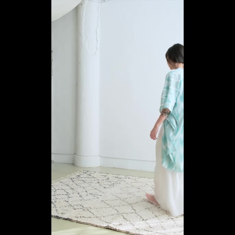 OMAKE 開襟披肩罩衫 / Ikat 淡藍 - 圍巾/披肩 - 棉．麻 藍色