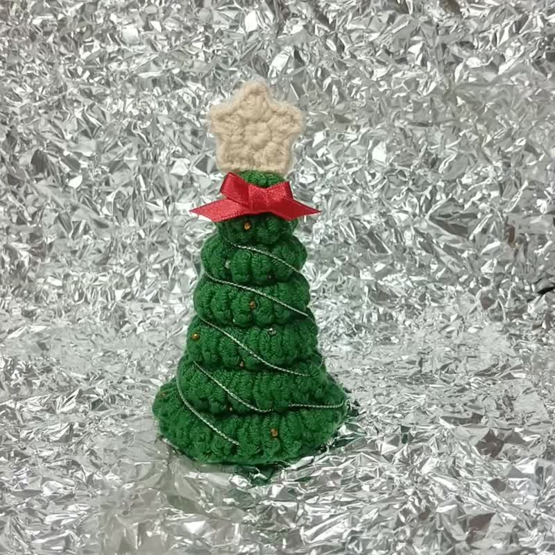 Silver Snow Forest丨Christmas Limited Christmas Tree Handmade Knitted Exchange Gifts Christmas Gift Ornaments - ของวางตกแต่ง - วัสดุอื่นๆ สีเขียว