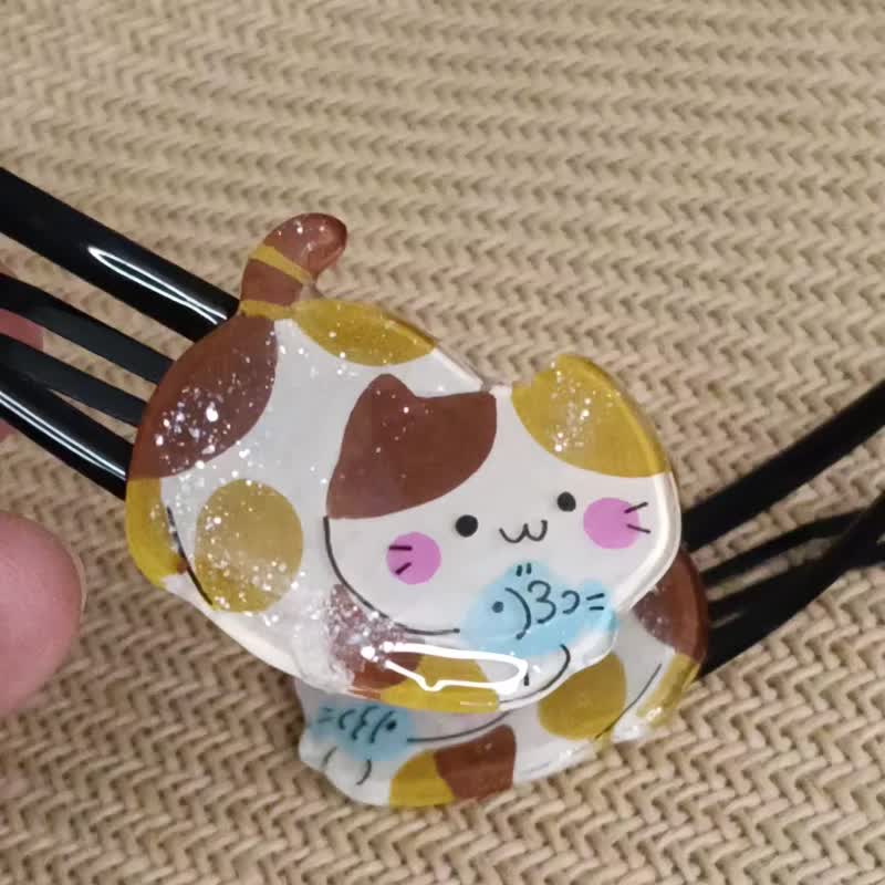 貓咪派對髮夾。療癒可愛髮飾。創意熱縮片UV膠飾品(1對) - 髮夾/髮圈 - 樹脂 