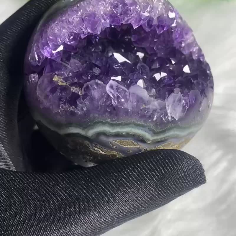 Natural raw ore and raw skin amethyst smile ornaments amethyst smile to attract wealth and heal one object and one picture - Items for Display - Crystal 