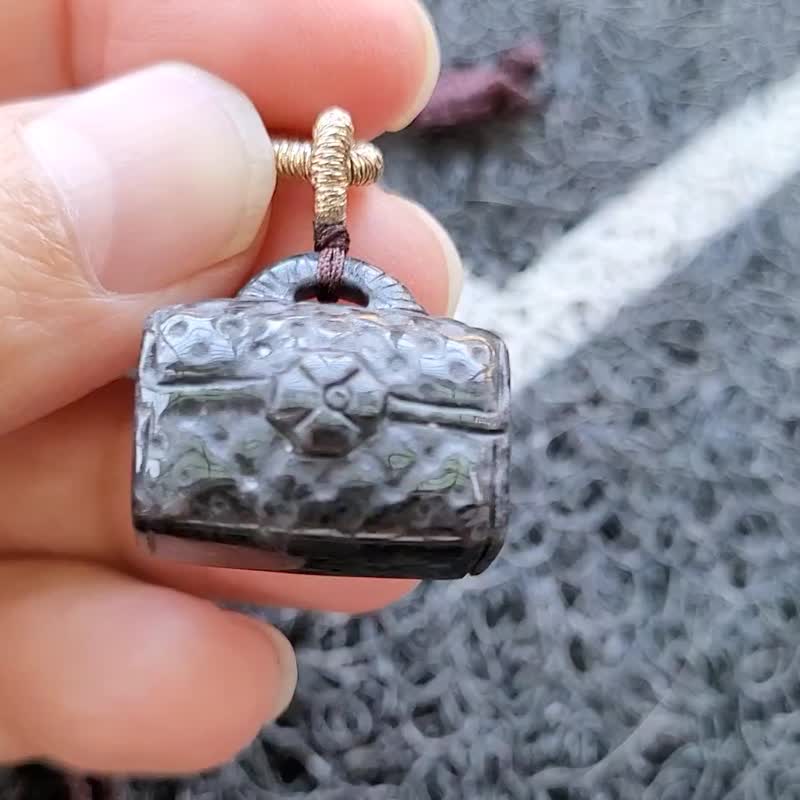 【親翠】天然翡翠 冰烏雞可愛手工花黑包調整式繩鏈 特殊題材 - 項鍊 - 玉石 黑色