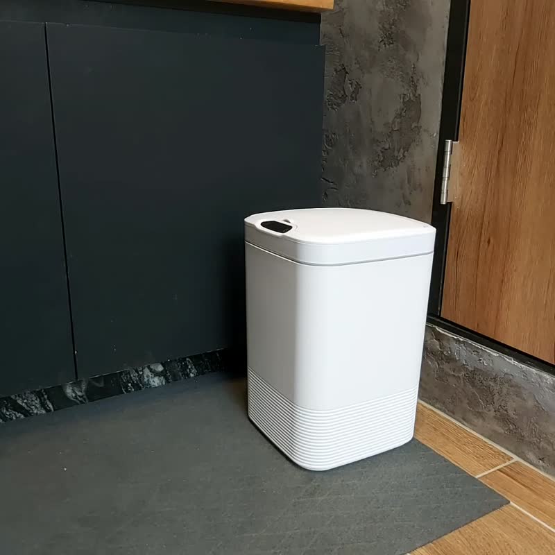 Vibration sensor trash can white 18L ABS material/Christmas exchange gift - ถังขยะ - พลาสติก ขาว