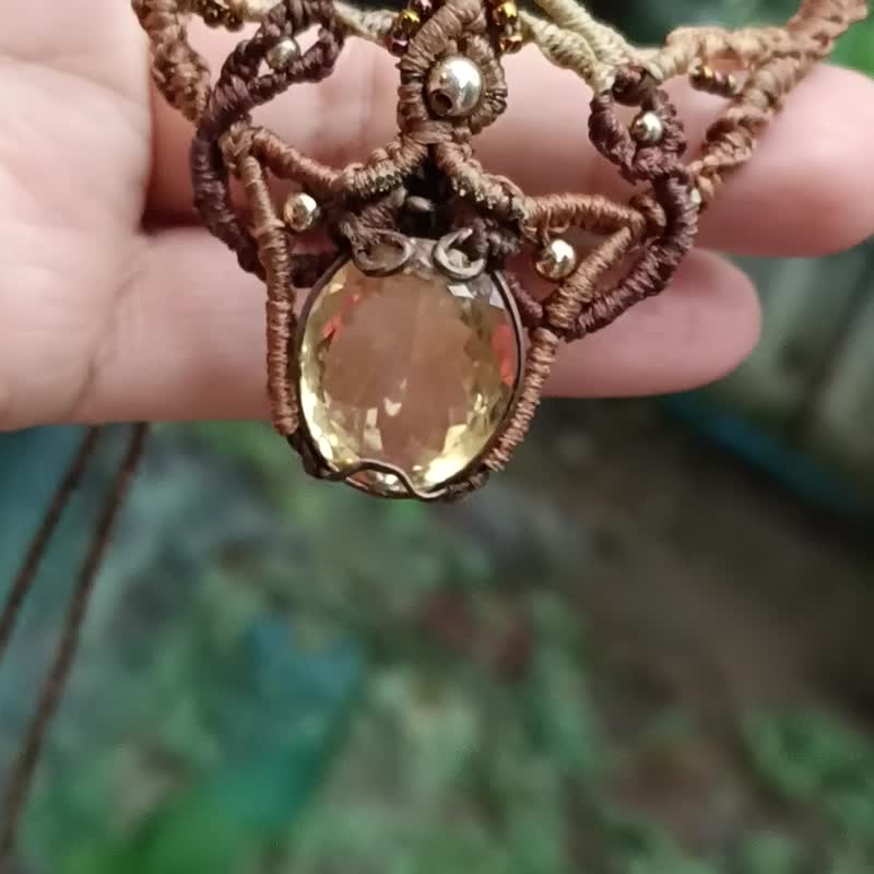 Unique handmade necklace with a certified citrine - สร้อยคอ - เครื่องเพชรพลอย สีเหลือง