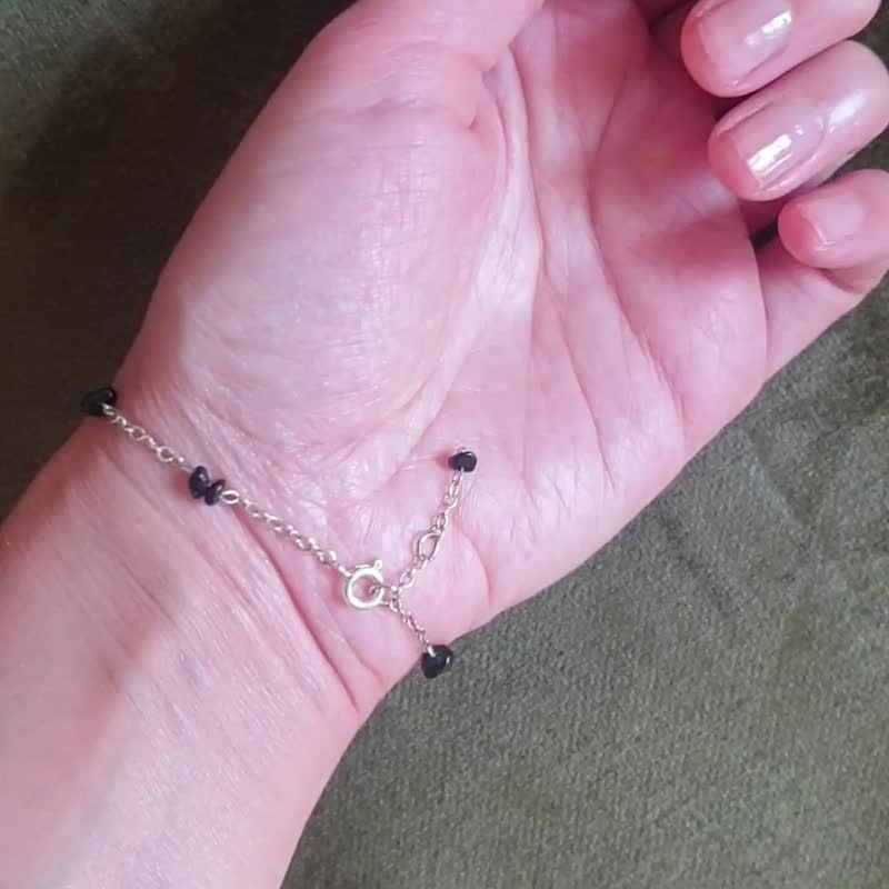Raw Black Tourmaline 925 silver bracelet, Aries gem, Scorpio, Capricorn crystal - 手鍊/手環 - 水晶 黑色