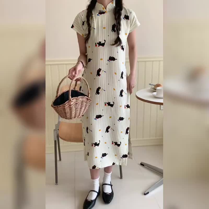 Black cat cute girl cheongsam ancient style medium-length full-collar cheongsam dragging on the ground small girl Chinese style dress - Qipao - Other Man-Made Fibers White