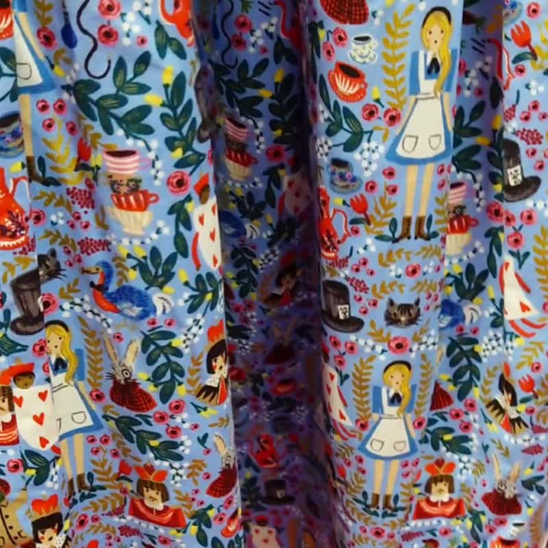 【Made to order】Alice in Wonderland Skirt Light blue / made in JAPAN / USA fabric - Skirts - Cotton & Hemp Blue