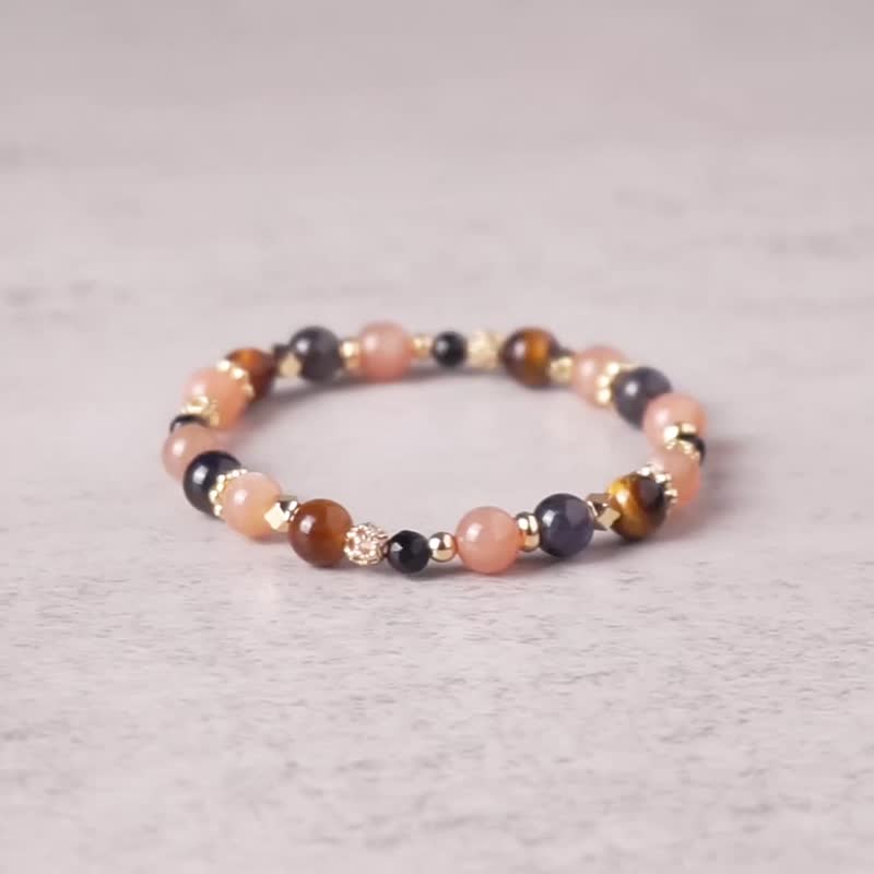 Code of Athena//Orange Moonstone Cordierite Tiger Stone Black Onyx Bracelet//Confidence and Courage - สร้อยข้อมือ - คริสตัล สีส้ม