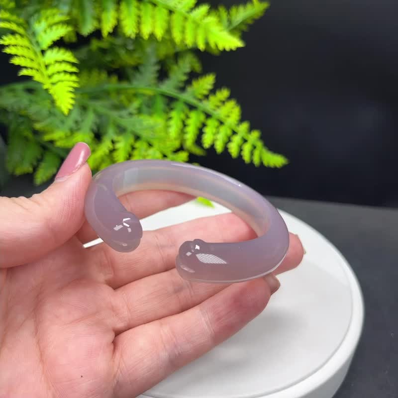 精品 紫灰色瑪瑙開口手鐲 54MM 冰潤起光雕刻貓爪 辟邪化煞增福 - 手鍊/手環 - 半寶石 