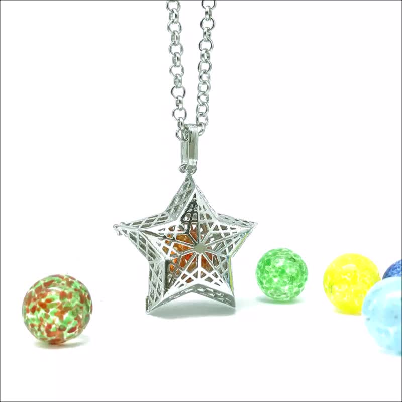 Diffuser Cutout Star Locket Necklace Inside 12mm Snowflake Aroma Glass Bead - สร้อยคอ - กระจกลาย สีเงิน