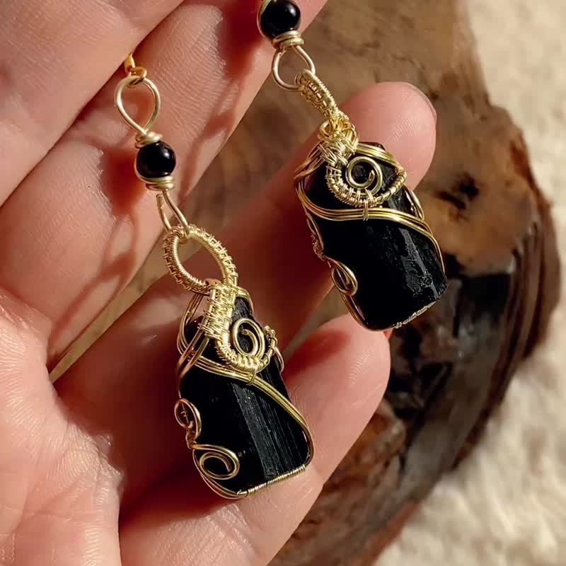 【Evil Crystal】Natural Black Tourmaline Handmade Earrings/Crystal Earrings - Earrings & Clip-ons - Gemstone Black