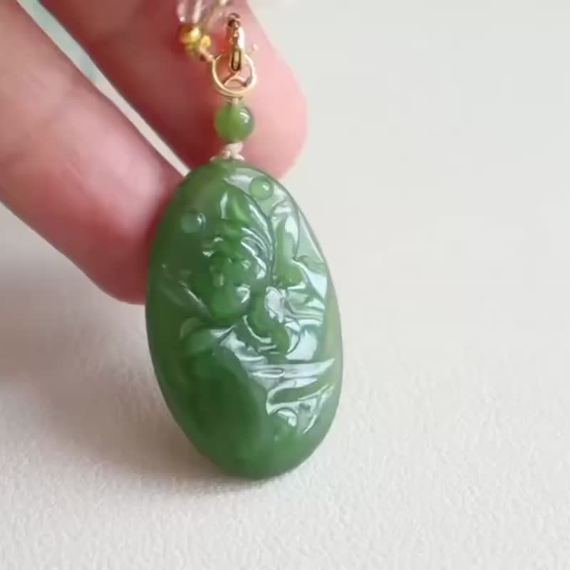 天然和田玉碧玉雕花無事牌吊墜俄料碧玉老料菠菜綠脂份厚玉質細膩 - 項鍊 - 玉石 