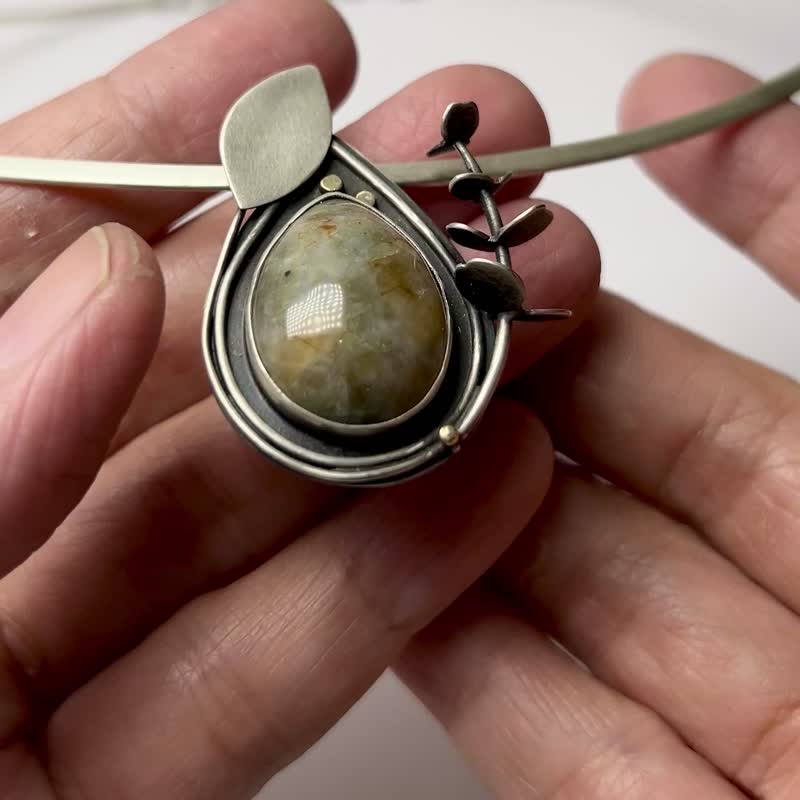 【Plantシリーズ】#a396 ユーカリの葉 宝石ネックレス/ 925シルバー/ 手作りギフト/ カスタムオーダー - ネックレス - シルバー シルバー