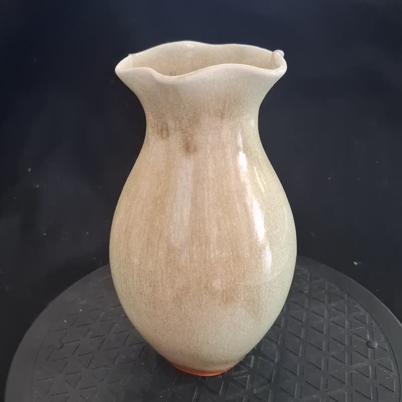 手拉胚柴燒花器自然落灰火吻印記個性商品最佳禮物紀念品 - 花瓶/花器 - 陶 