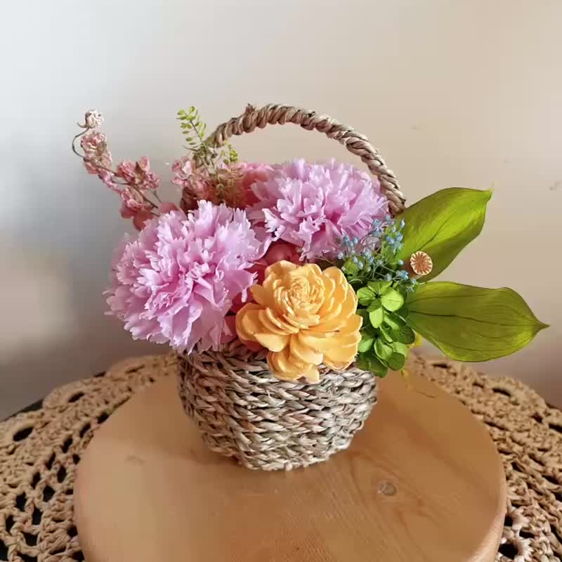 【永生花禮】粉色康乃馨永生花籃/母親節花禮/祝賀花禮 - 乾燥花/永生花 - 植物．花 多色