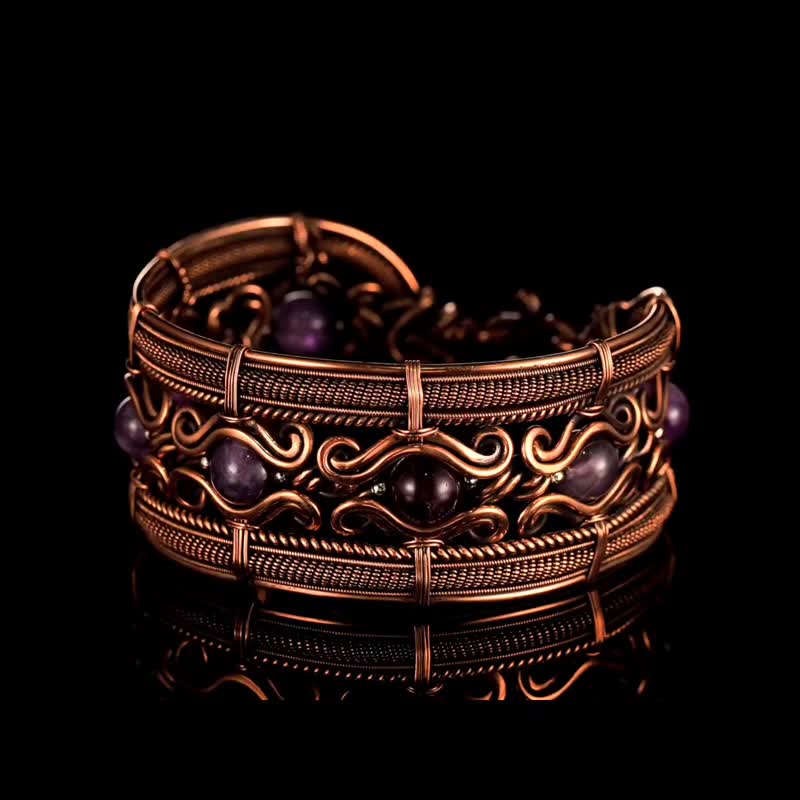 Copper wire wrapped bracelet with amethyst for lady Antique style WireWrapArt - สร้อยข้อมือ - เครื่องเพชรพลอย สีม่วง