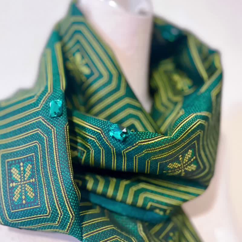 Purely handmade gorgeous green black and yellow lines geometric Gemstone emerald square diamond wool scarf and shawl - ผ้าพันคอถัก - ขนแกะ สีเขียว