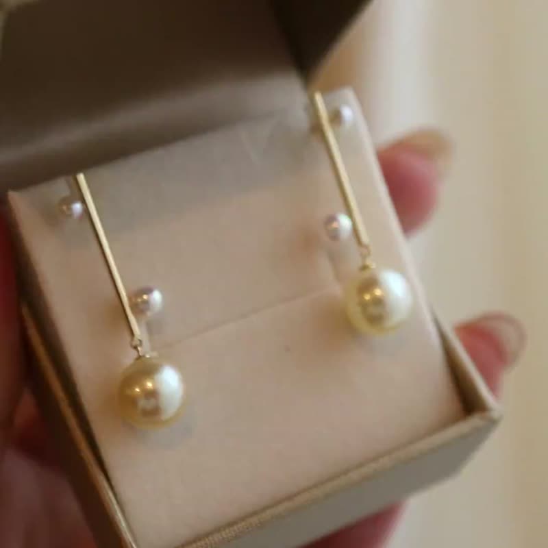 Akoya pearl earrings 7.5-8mm natural color simple design made in Japan 18k gold akoya pearl earrings extremely simple design - Earrings & Clip-ons - Pearl Yellow