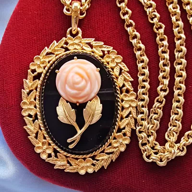 1973 AVON carved frame pink rose double-sided mirror pendant