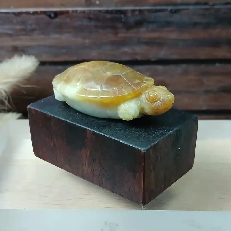 Christmas gift box | Carvings to amuse animals - rich turtle honey Burmese jade - Items for Display - Jade Yellow