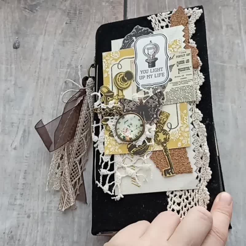 Vintage treasure junk journal handmade Vintage things notebook Romantic diary - สมุดบันทึก/สมุดปฏิทิน - กระดาษ สีดำ