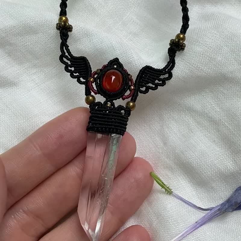 | MC | 黑天使.天然石榴石白水晶柱項鏈 蠟線編織 - 項鍊 - 水晶 