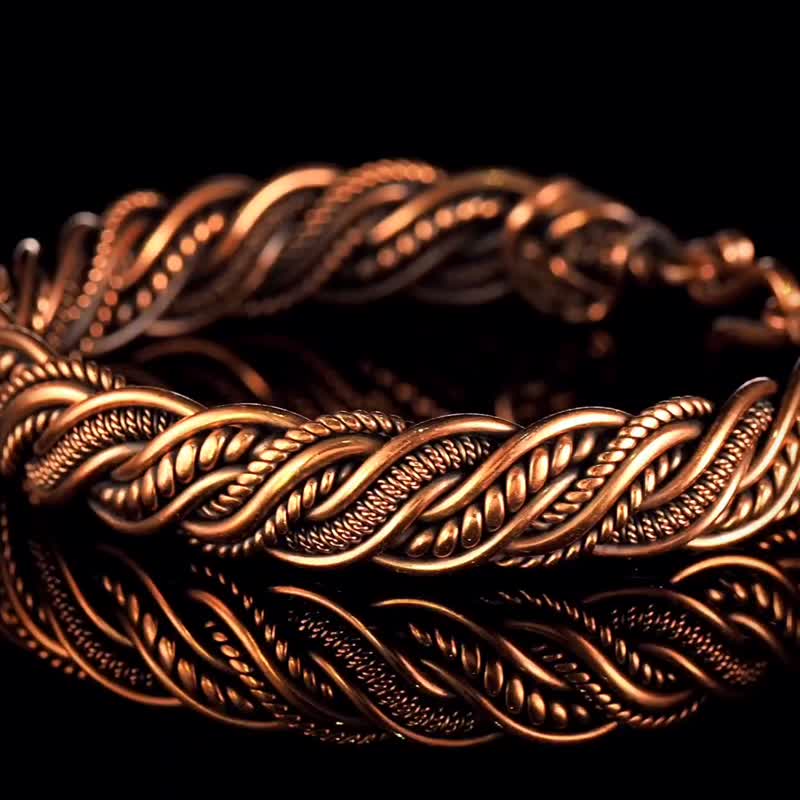 Pure copper bracelet for her Unique wire wrapped metal bangle Handmade jewelry - Bracelets - Copper & Brass Gold