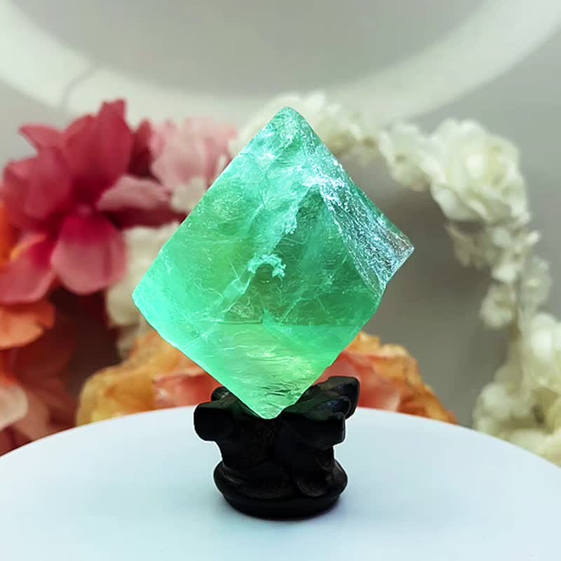 E2純天然稀有巨大八面體螢石帶雪花千層63.6*64*60.6MM能量原礦 - 擺飾/家飾品 - 半寶石 綠色