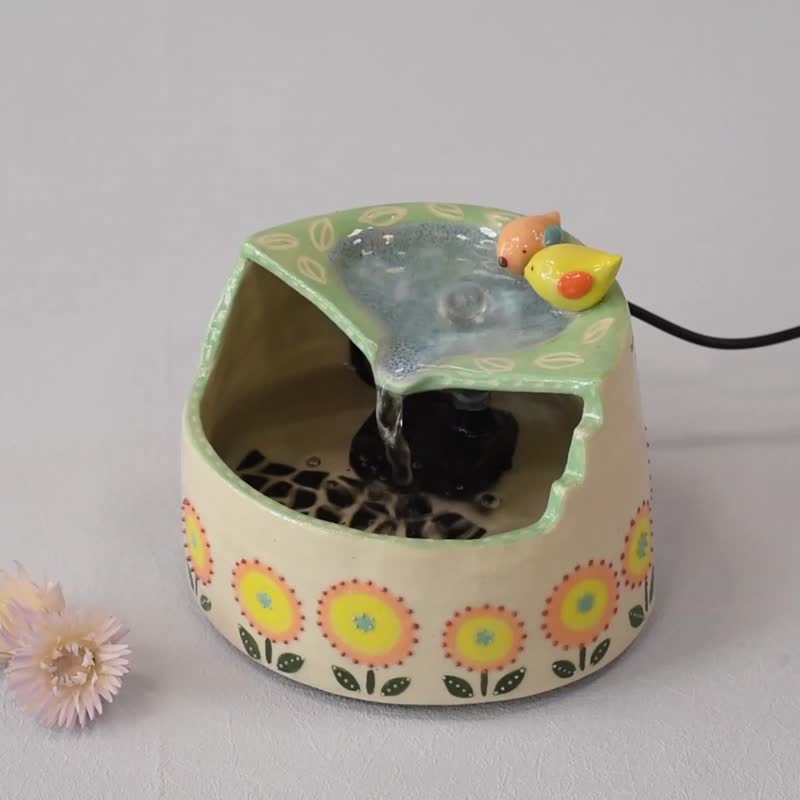 小鳥池邊喝水造型聚寶流水盆 - 擺飾/家飾品 - 陶 