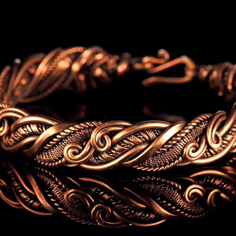 Copper Bracelet for Woman / Antique Style Handcrafted Wire Woven Copper Jewelry - สร้อยข้อมือ - ทองแดงทองเหลือง สีทอง