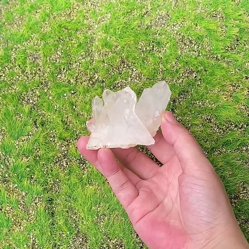 Natural raw mineral energy white crystal cluster healing and good luck degaussing and purifying Stone bracelet shipped quickly - ของวางตกแต่ง - คริสตัล ขาว