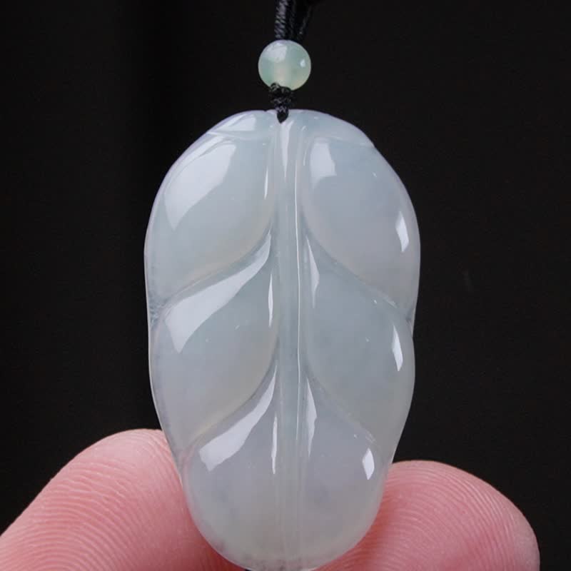 アイスジェイド白翡翠の葉 | 天然ミャンマー産A貨翡翠 | ギフト