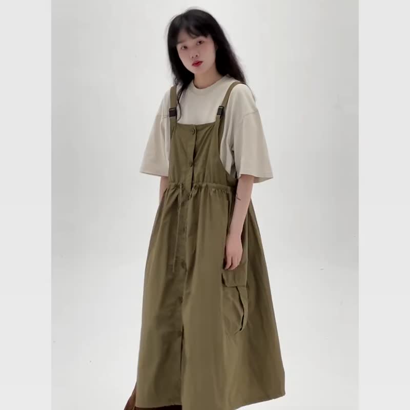 Moss green outdoor overalls dress Japanese workwear style suspender dress loose versatile casual long skirt one size - กระโปรง - ไฟเบอร์อื่นๆ สีกากี
