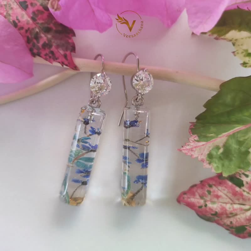 One of a kind handmade earring: Blue flower in cylinder resin - Earrings & Clip-ons - Resin Blue