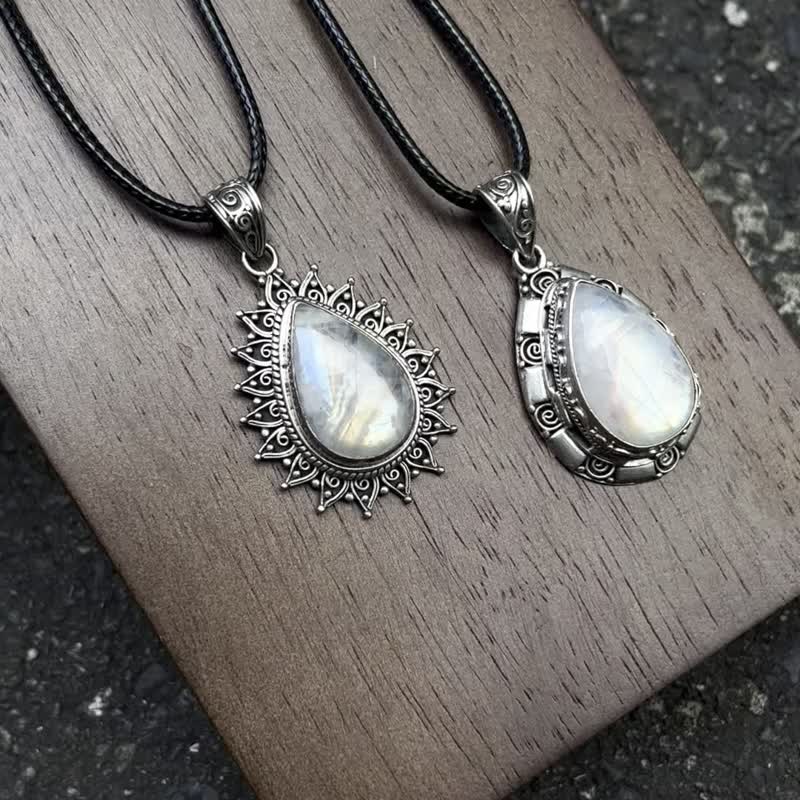 Xiyingyao 925 Silver moonstone colorful moonstone heavy craft necklace ethnic style retro hippie - สร้อยคอ - คริสตัล สีเงิน