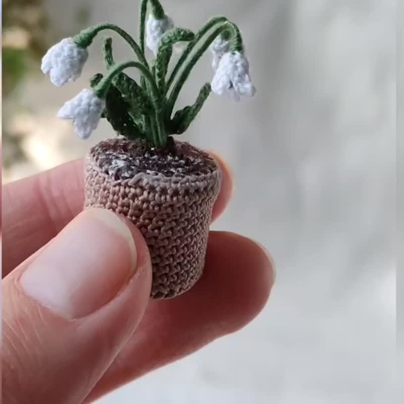 Miniature SNOWDROP in a pot, Tiny crochet white flower, Snow - Inspire  Uplift