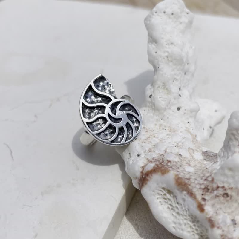 Shell silver ring, sea gift, ammonite silver ring, nautilus ring, seashell riing - แหวนทั่วไป - เงินแท้ สีเงิน