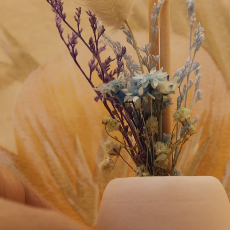 Minimalism Vase with dried flower bouquet - Fragrances - Other Materials White