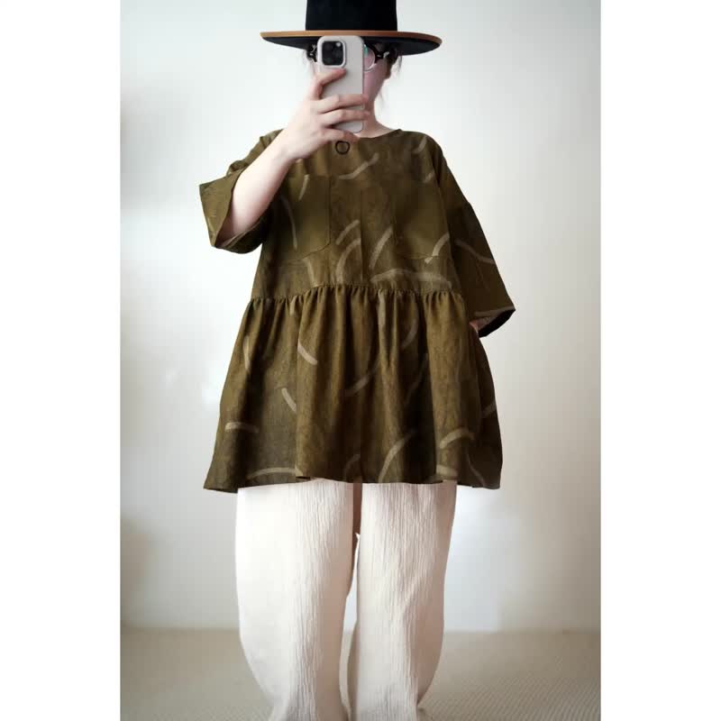 橄欖綠的碎碎長條短版小洋裝 - 女上衣/長袖上衣 - 棉．麻 咖啡色