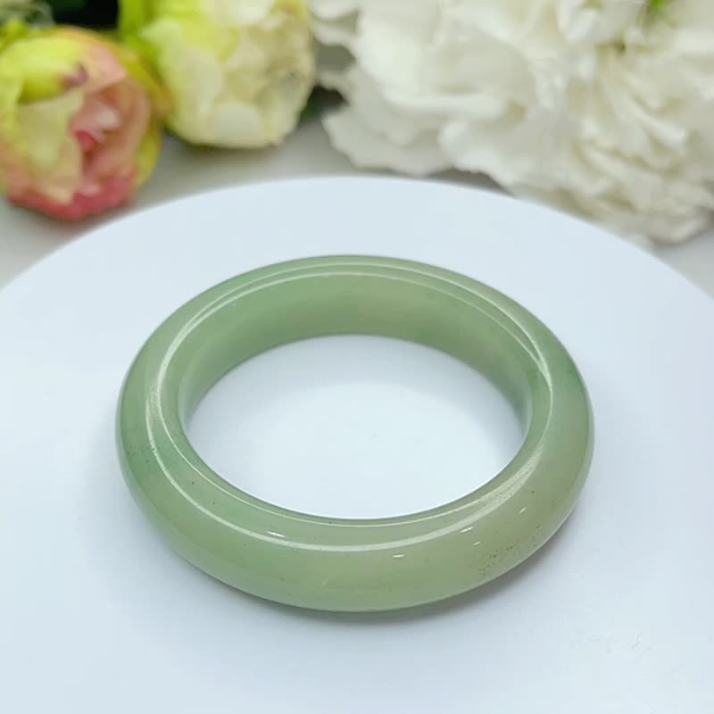 NO.77稀有冰種豆綠飄花佘太翠玉手鐲 50MM 圈口 手環 手鐲 平安鐲 - 手鍊/手環 - 玉石 多色