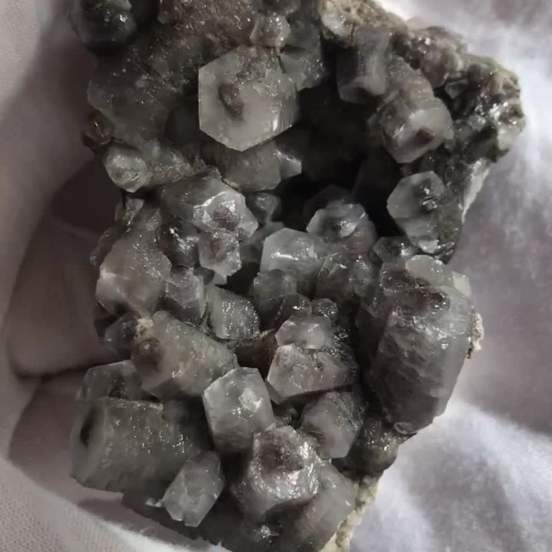 二次結晶熊貓方解石 水晶簇 特別紋路 水晶原礦 天然原石 水晶 - 擺飾/家飾品 - 水晶 銀色