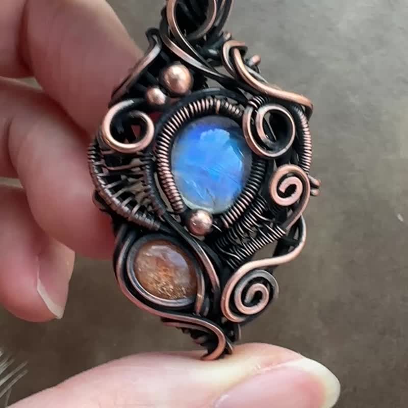 WW421 全手工編織 繞銅線復古做舊 wire wrap 月亮石 太陽石 吊咀 - 項鍊 - 銅/黃銅 咖啡色