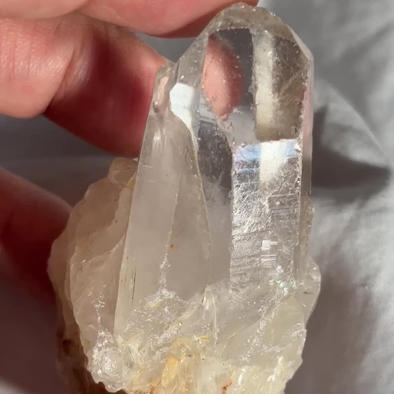 白水晶 透體彩虹 刀刻紋 白水晶簇 手握 今日和你在此遇見是一個 - 擺飾/家飾品 - 水晶 透明