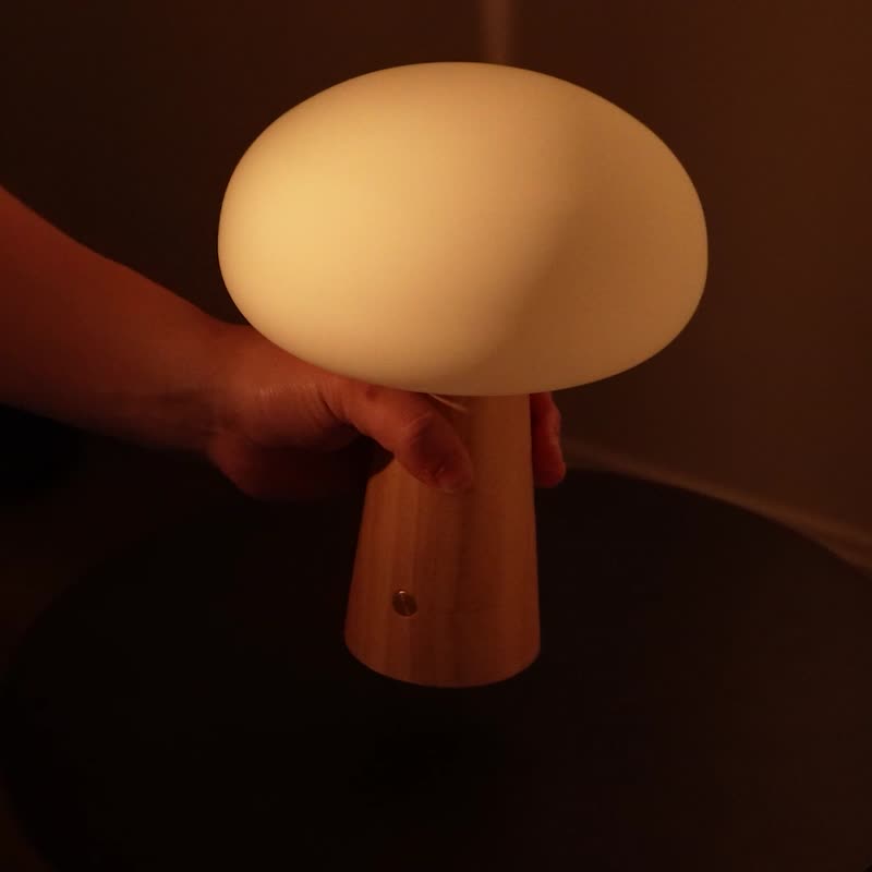 MOGU 可攜式充電實木蘑菇燈 - 燈具/燈飾 - 木頭 卡其色