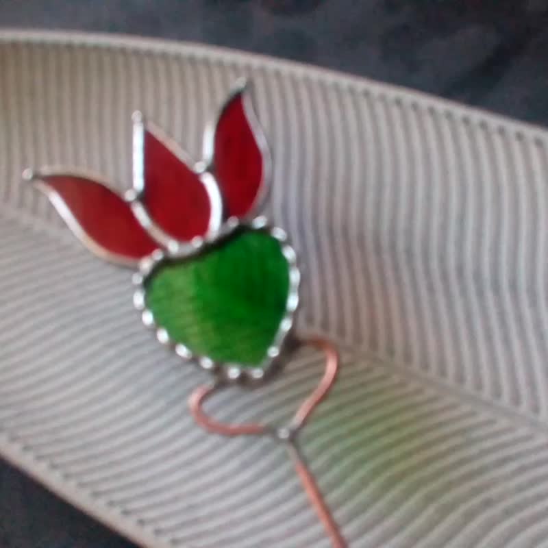 Plant pot glass stake. Stain glass red plant green heart flower pot pole, stick. - Plants - Glass Multicolor