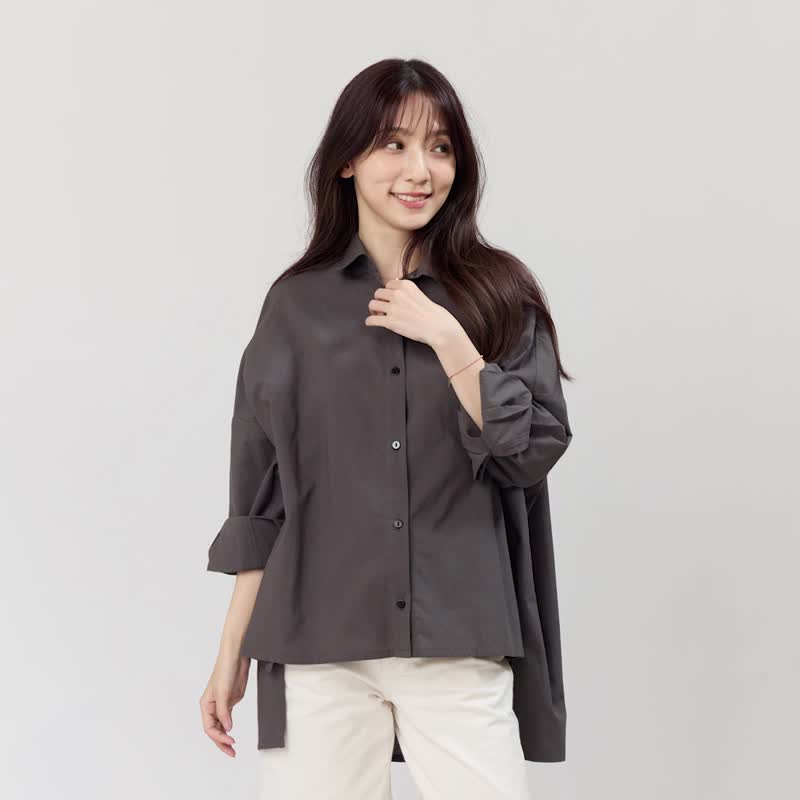 Manda寬版開襟純棉上衣長襯衫/墨灰 - 女毛衣/針織衫 - 棉．麻 灰色