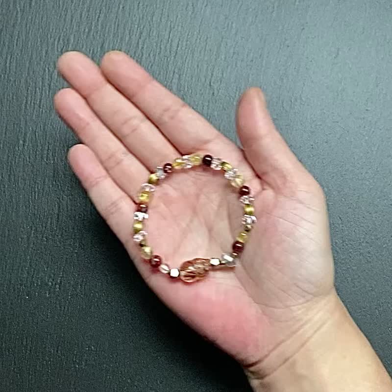 Golden Rutilated Quartz, Red Phantom Quartz, White Crystal, Pyrite, Clear Quartz (Her kimer Diamond), Black Gold Super Seven Pixiu Brass Bracelet - สร้อยข้อมือ - คริสตัล หลากหลายสี