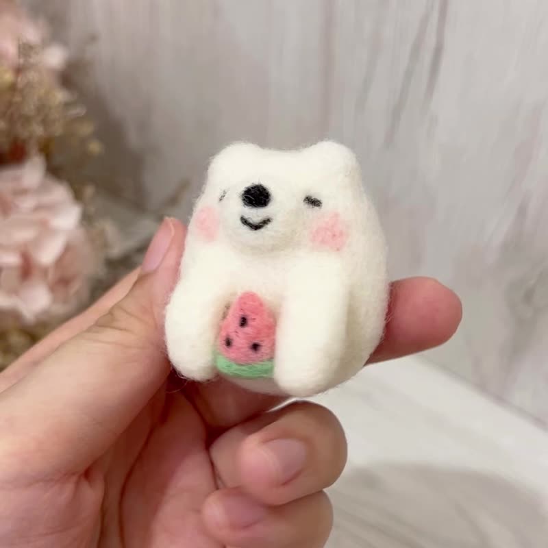 口袋小動物  白熊 小企鵝  羊毛氈別針 胸針 療癒 送禮 - 胸針 - 羊毛 白色